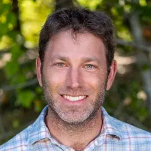 Eli Cohen Headshot